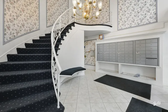 a view of entryway with a front door