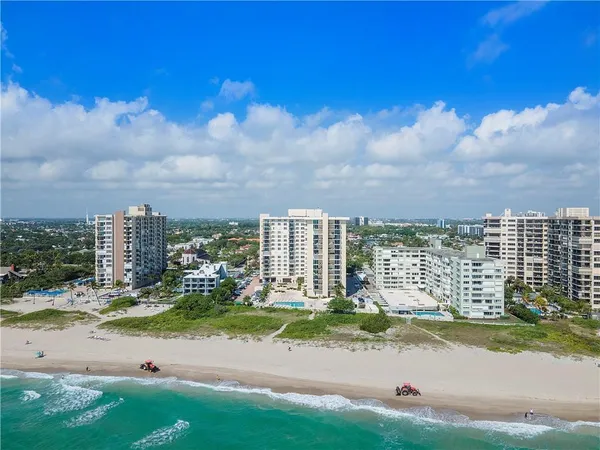 $3,000 | 1900 South Ocean Boulevard, Unit 15G, Lauderdale-by-the-Sea, FL 33062