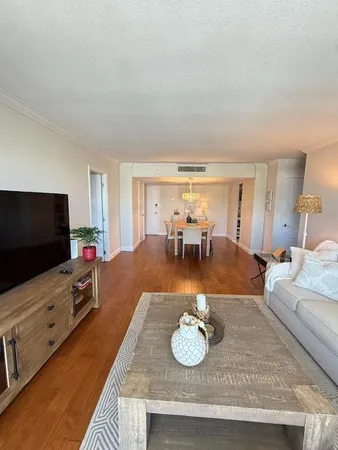 $3,000 | 1900 South Ocean Boulevard, Unit 15G, Lauderdale-by-the-Sea, FL 33062