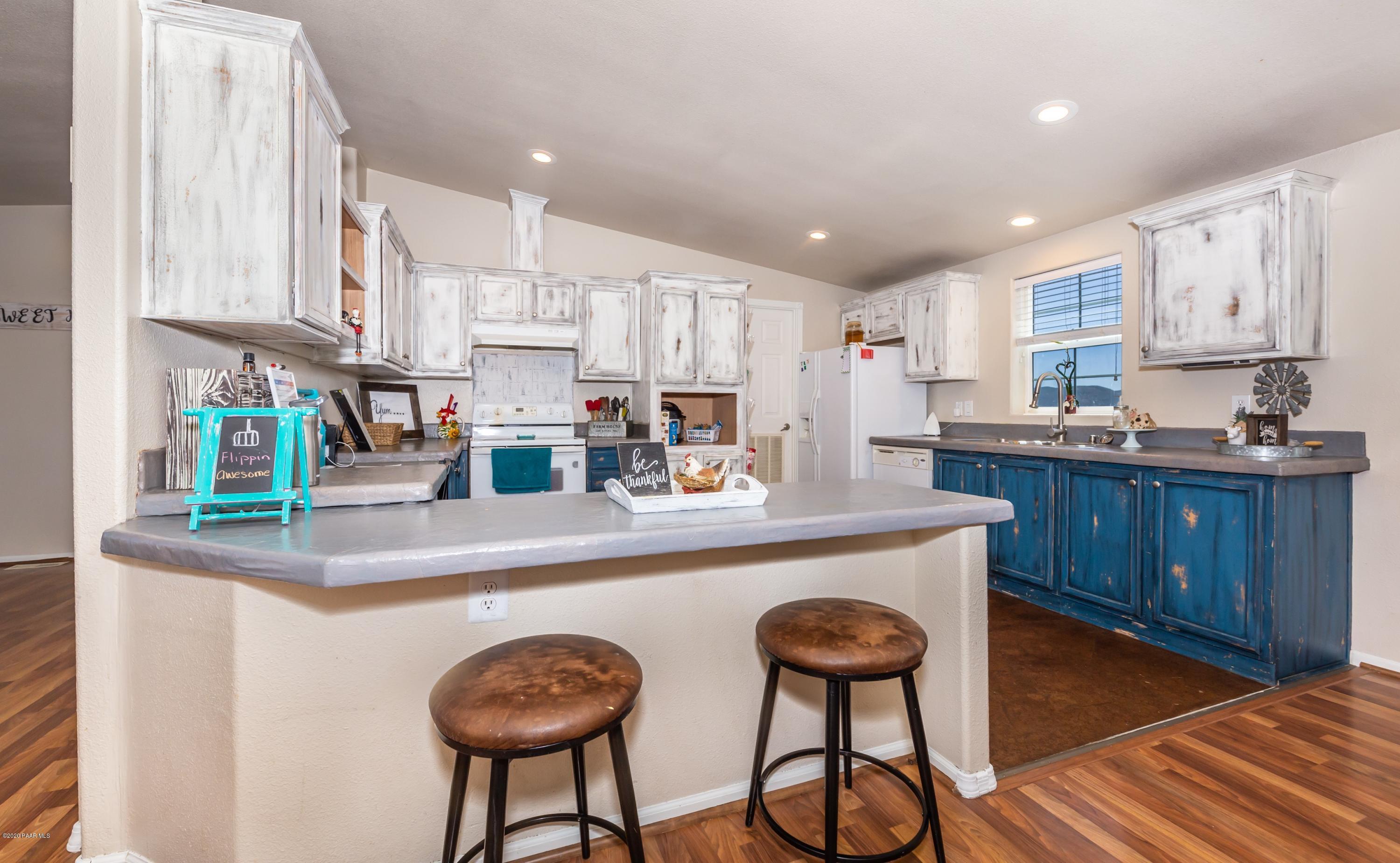 16980 Leprechaun Road Dewey, AZ 86327 - Photo 8 of 33 013_Kitchen