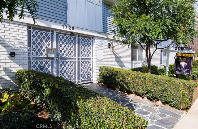 $469,000 | 1725 Loma Avenue, Unit 18, Long Beach, CA 90804