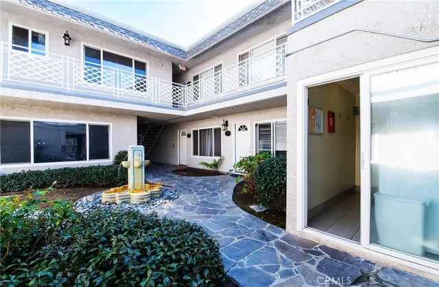 $469,000 | 1725 Loma Avenue, Unit 18, Long Beach, CA 90804