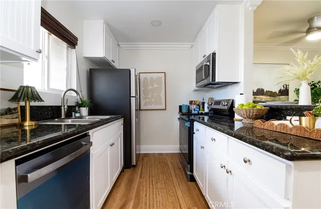 $469,000 | 1725 Loma Avenue, Unit 18, Long Beach, CA 90804