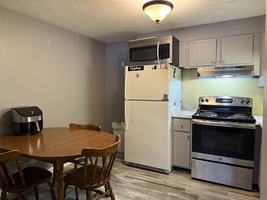 176 Maple Avenue, Unit 32 Rutland, MA 01543 - Photo 2 of 16