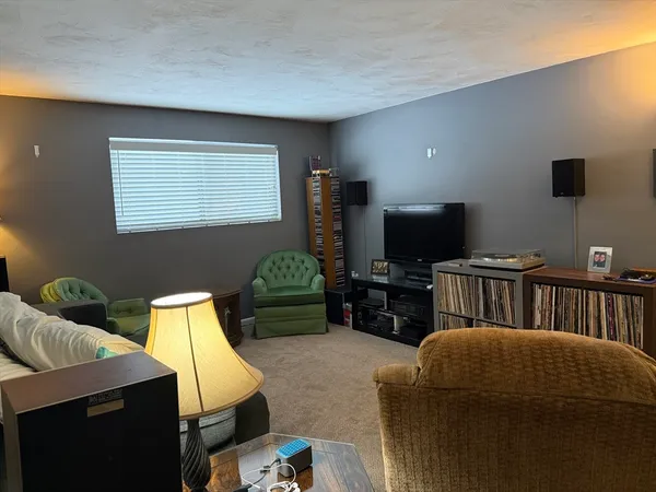 $189,900 | 176 Maple Avenue, Unit 32, Rutland, MA 01543