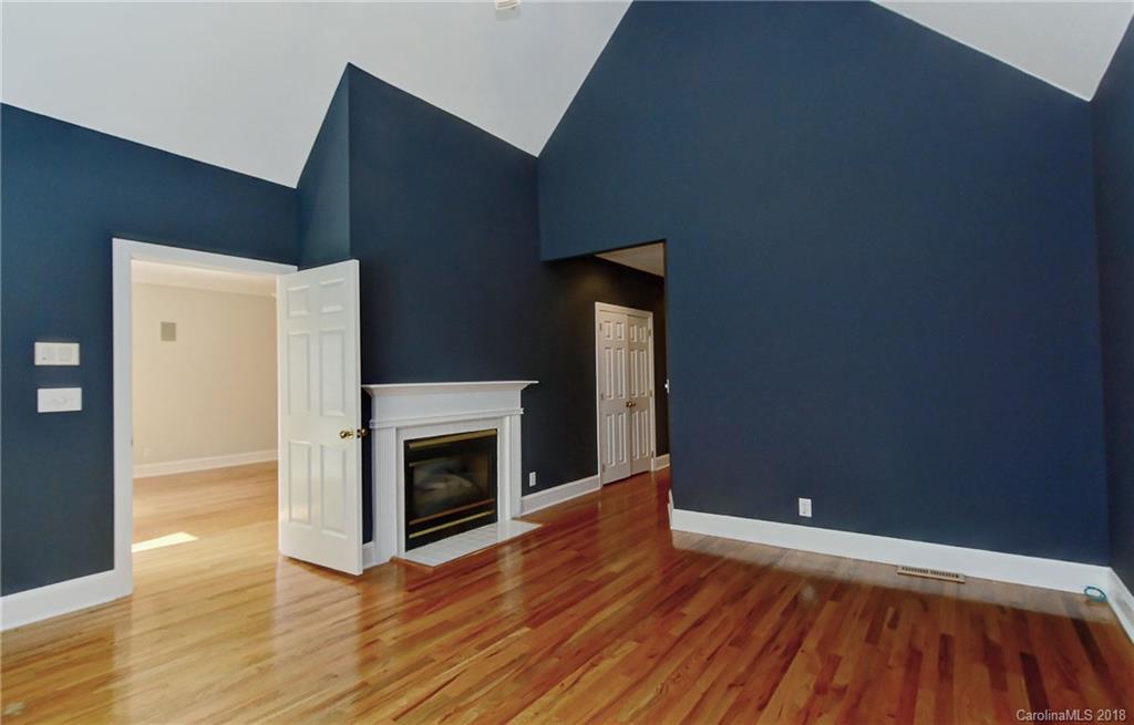 6037 Sharon Road Charlotte, NC 28210 - Photo 14 of 32 Gallery Image 14