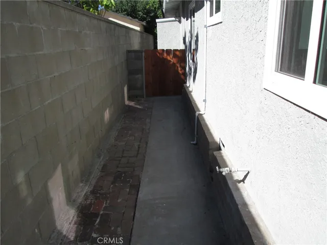 a view of a pathway of a house