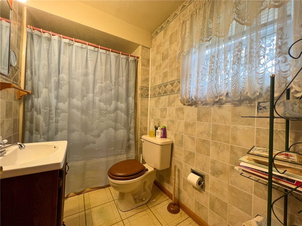 97 Ayleshire Road Butler, PA 16001 - Photo 8 of 15 Gallery Image 8
