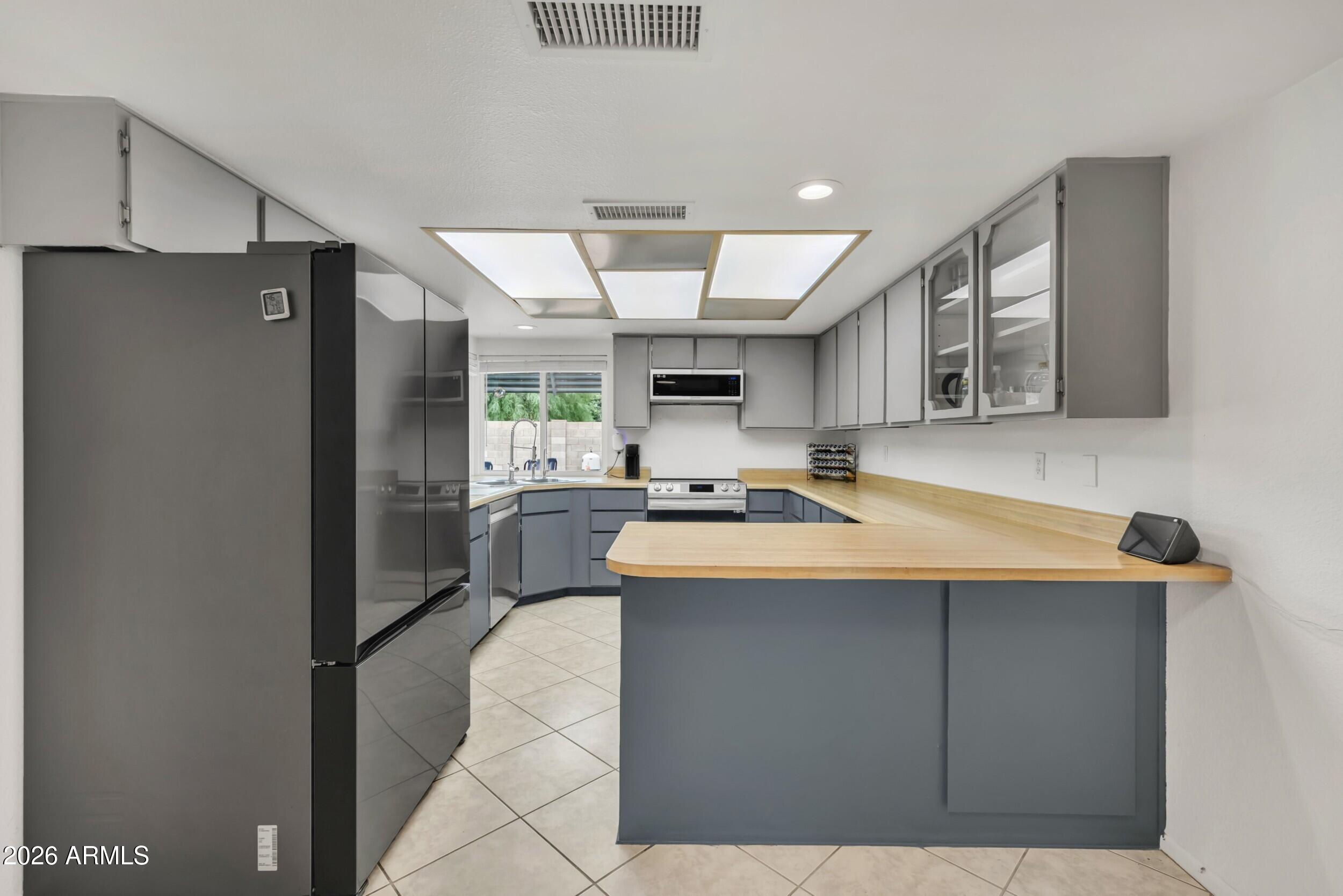 3833 West Phelps Road Phoenix, AZ 85053 - Photo 27 of 55 Kitchen island