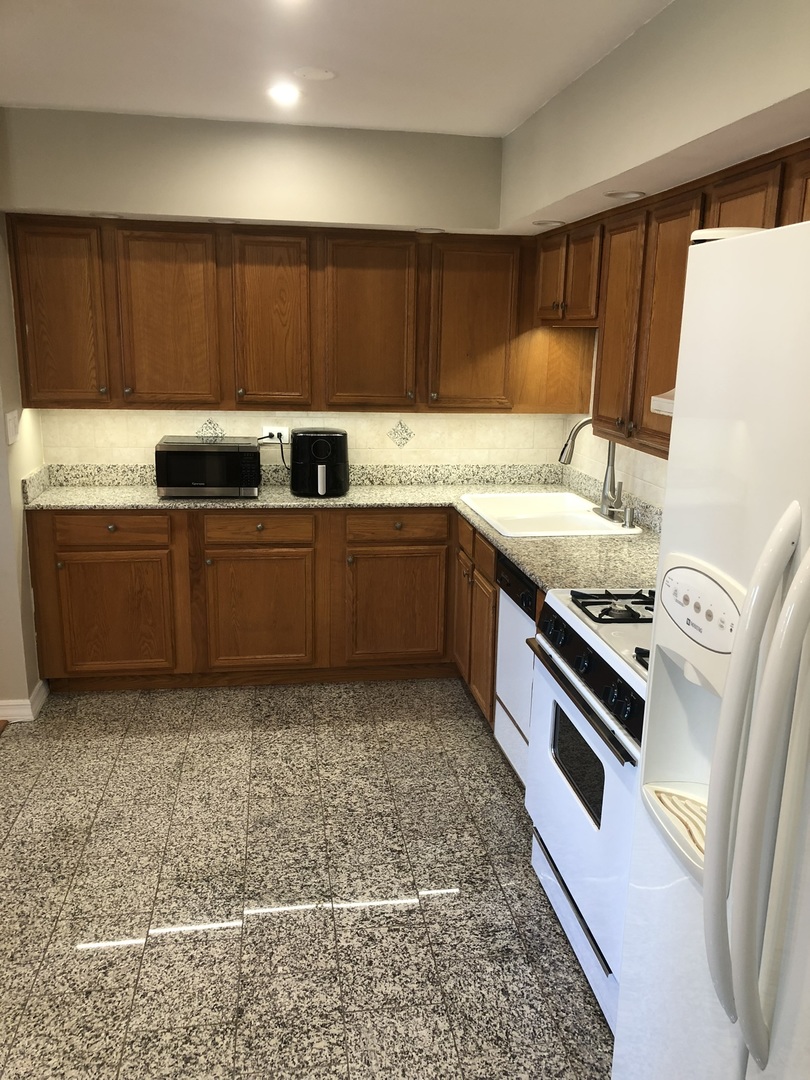 941 North Northwest Highway, Unit 3B Park Ridge, IL 60068 - Photo 11 of 26