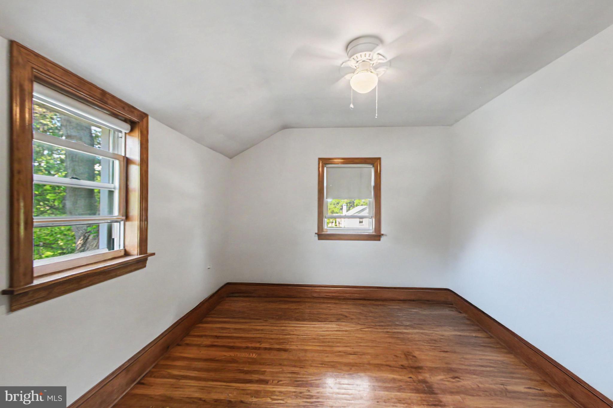 102 Redford Road Oreland, PA 19075 - Photo 18 of 43