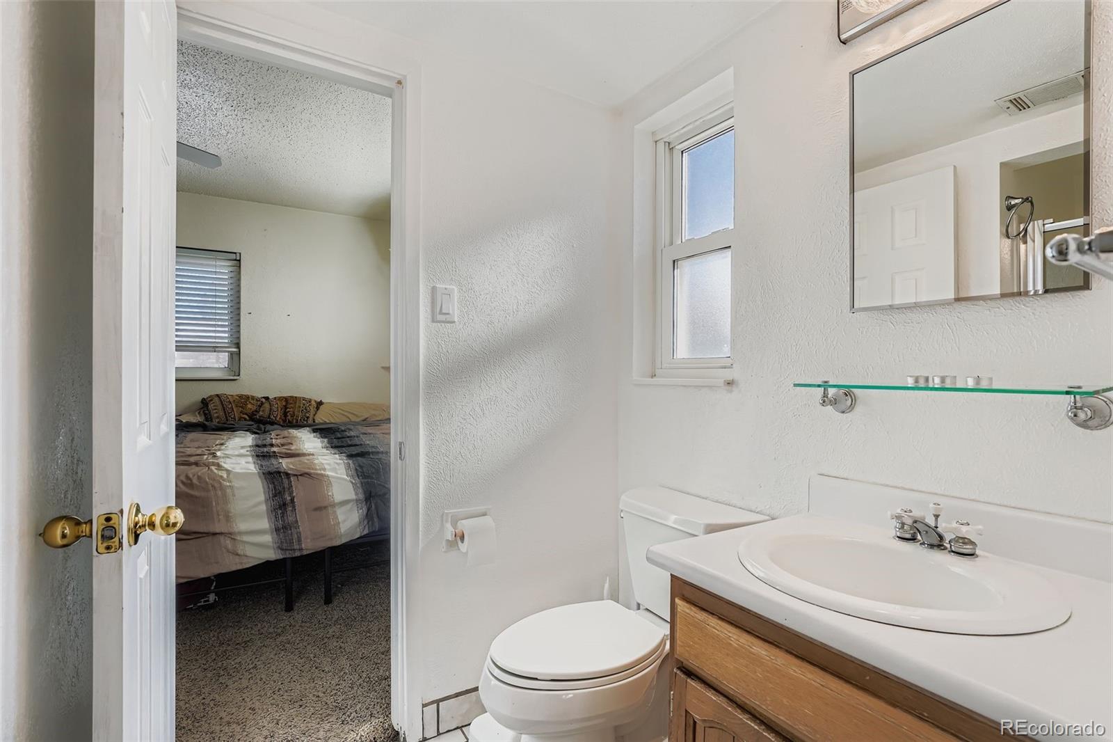 1072 Racine Street Aurora, CO 80011 - Photo 13 of 23