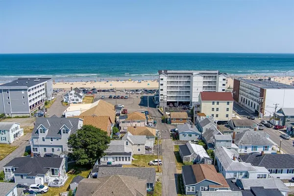 $300,000 | 12 Kentville Terrace, Hampton, NH 03842