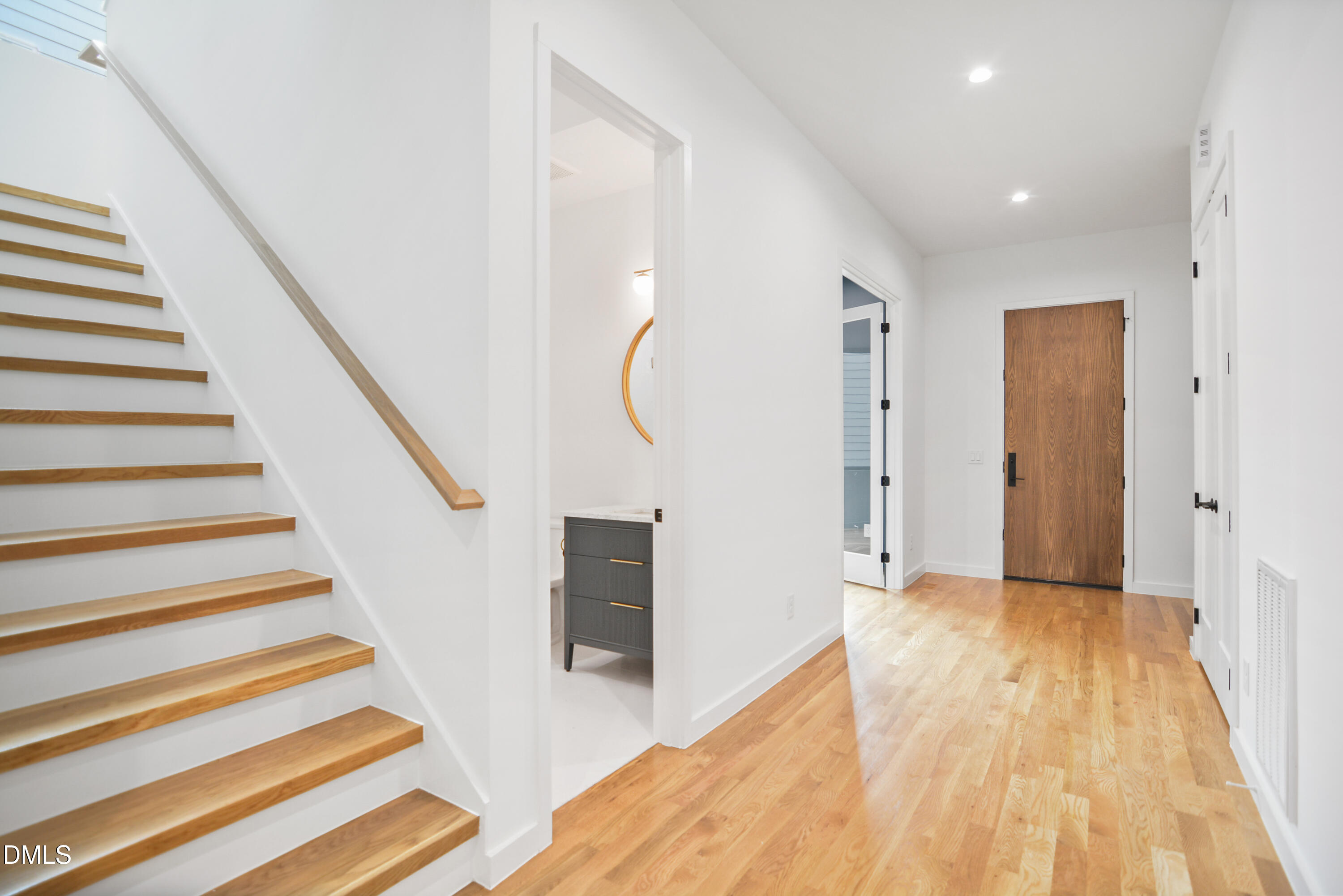 709 North State Street Raleigh, NC 27604 - Photo 2 of 34 02