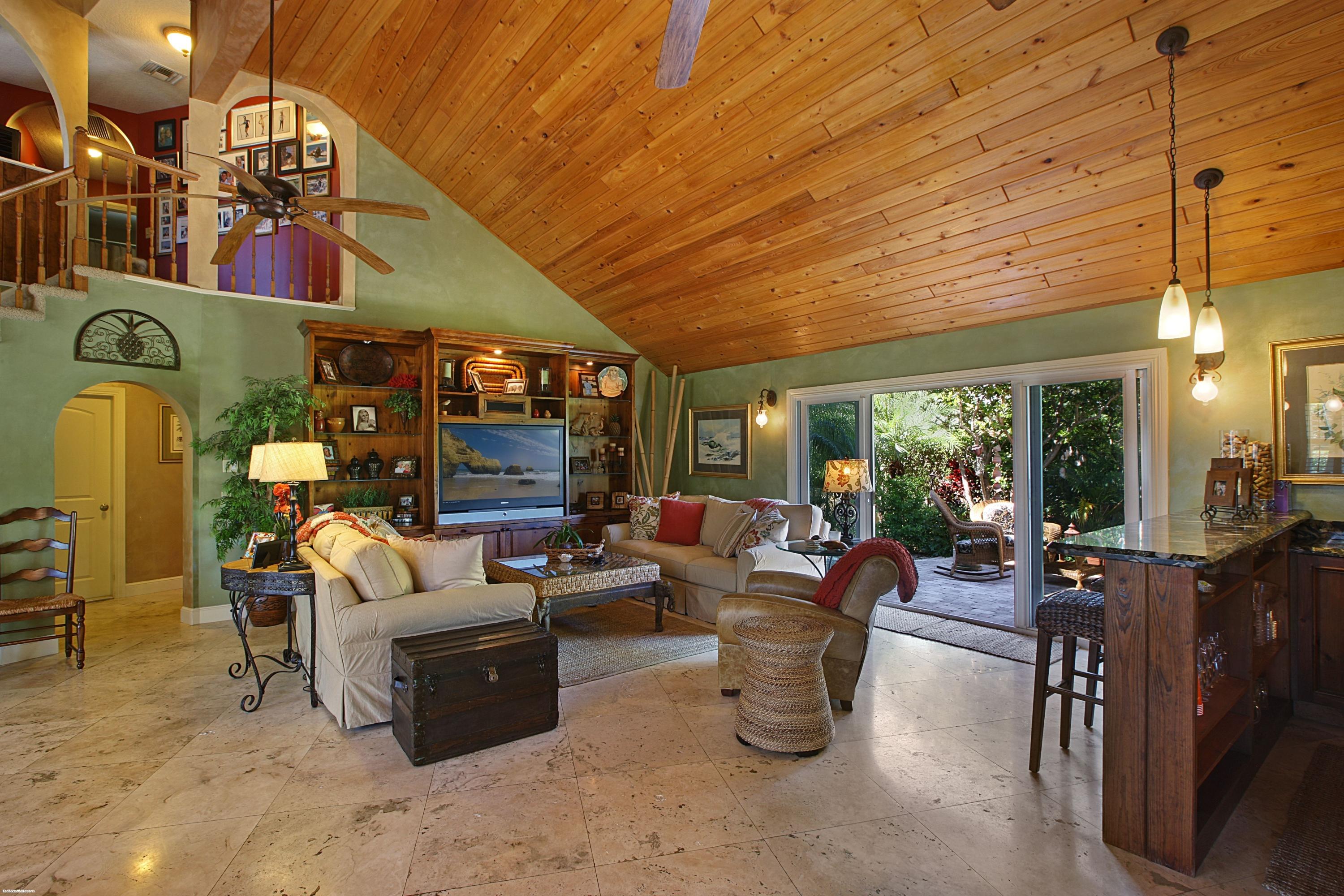 201 Colony Road Jupiter Inlet Colony, FL 33469 - Photo 12 of 30 Family Room