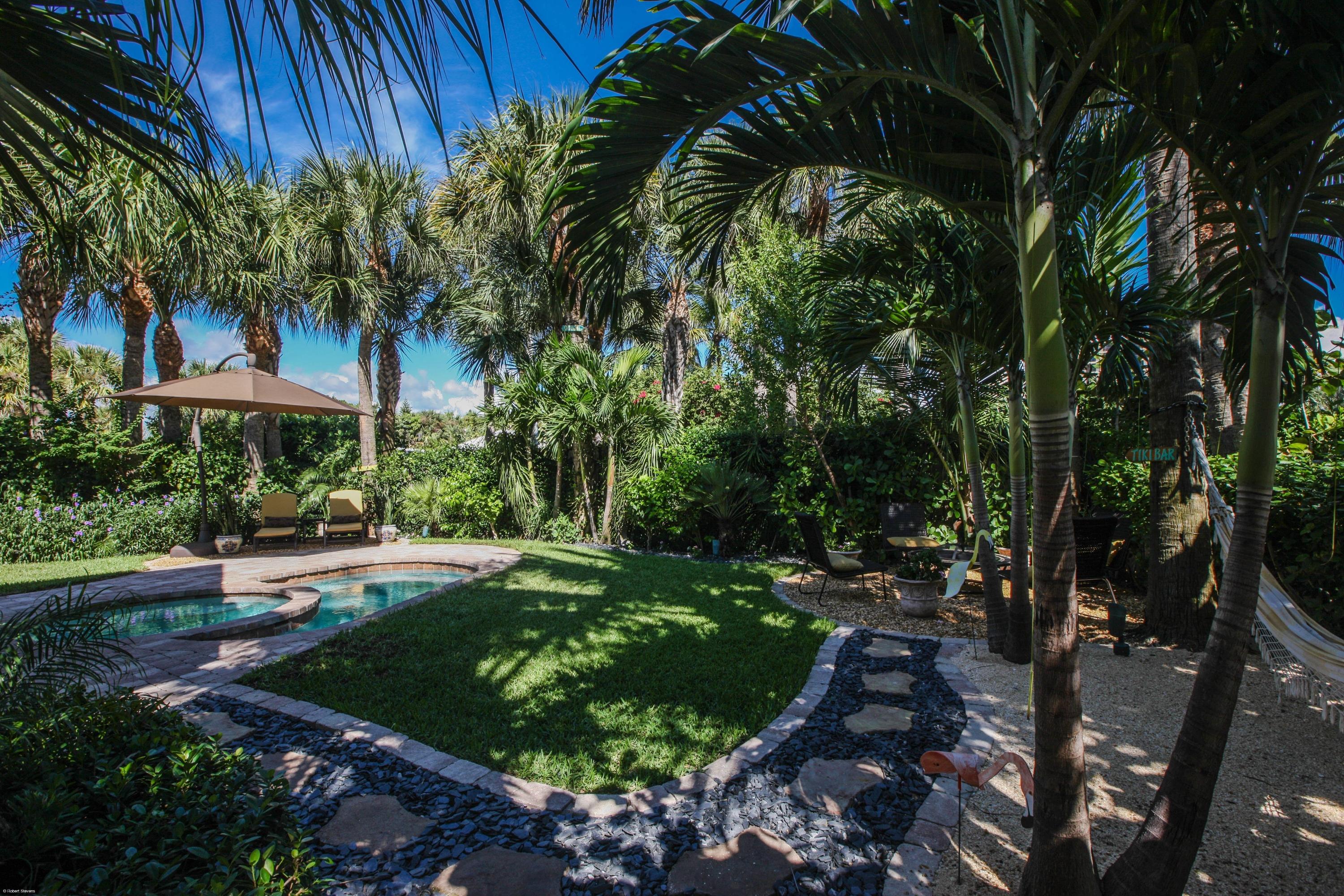 201 Colony Road Jupiter Inlet Colony, FL 33469 - Photo 27 of 30 Yard