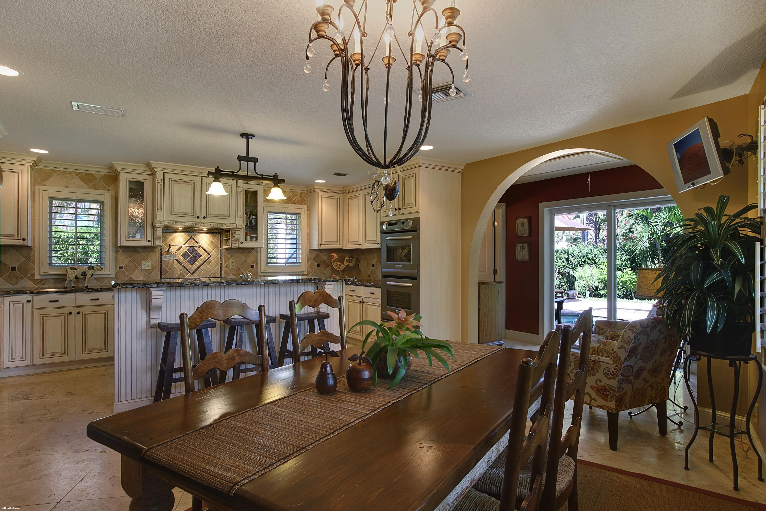 201 Colony Road Jupiter Inlet Colony, FL 33469 - Photo 6 of 30 Dining Room