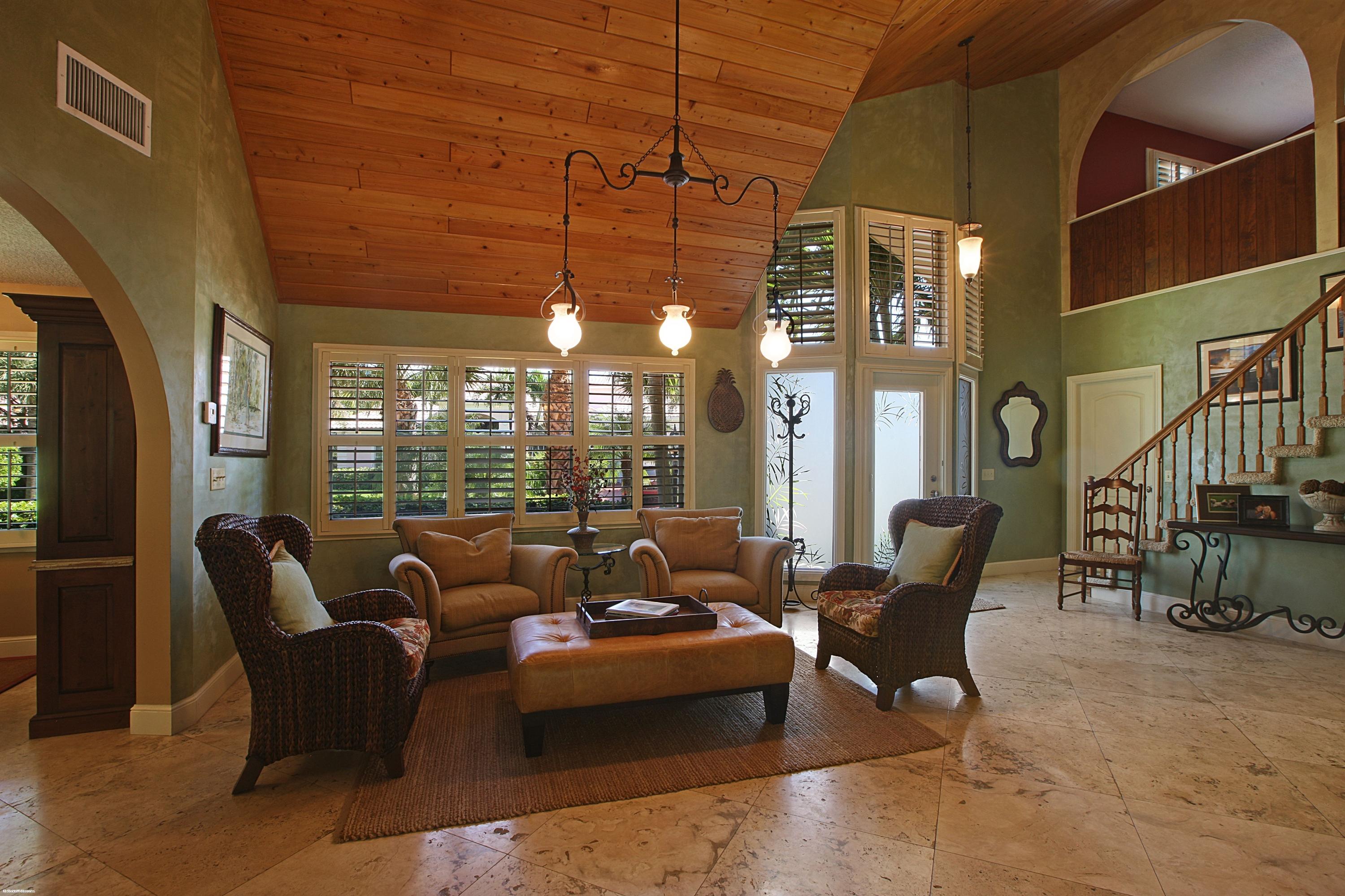 201 Colony Road Jupiter Inlet Colony, FL 33469 - Photo 10 of 30 Family Room