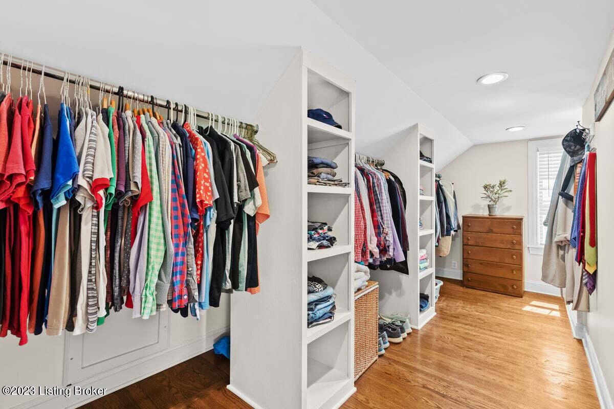 508 Emery Road Louisville, KY 40206 - Photo 26 of 41 Super large primary closet