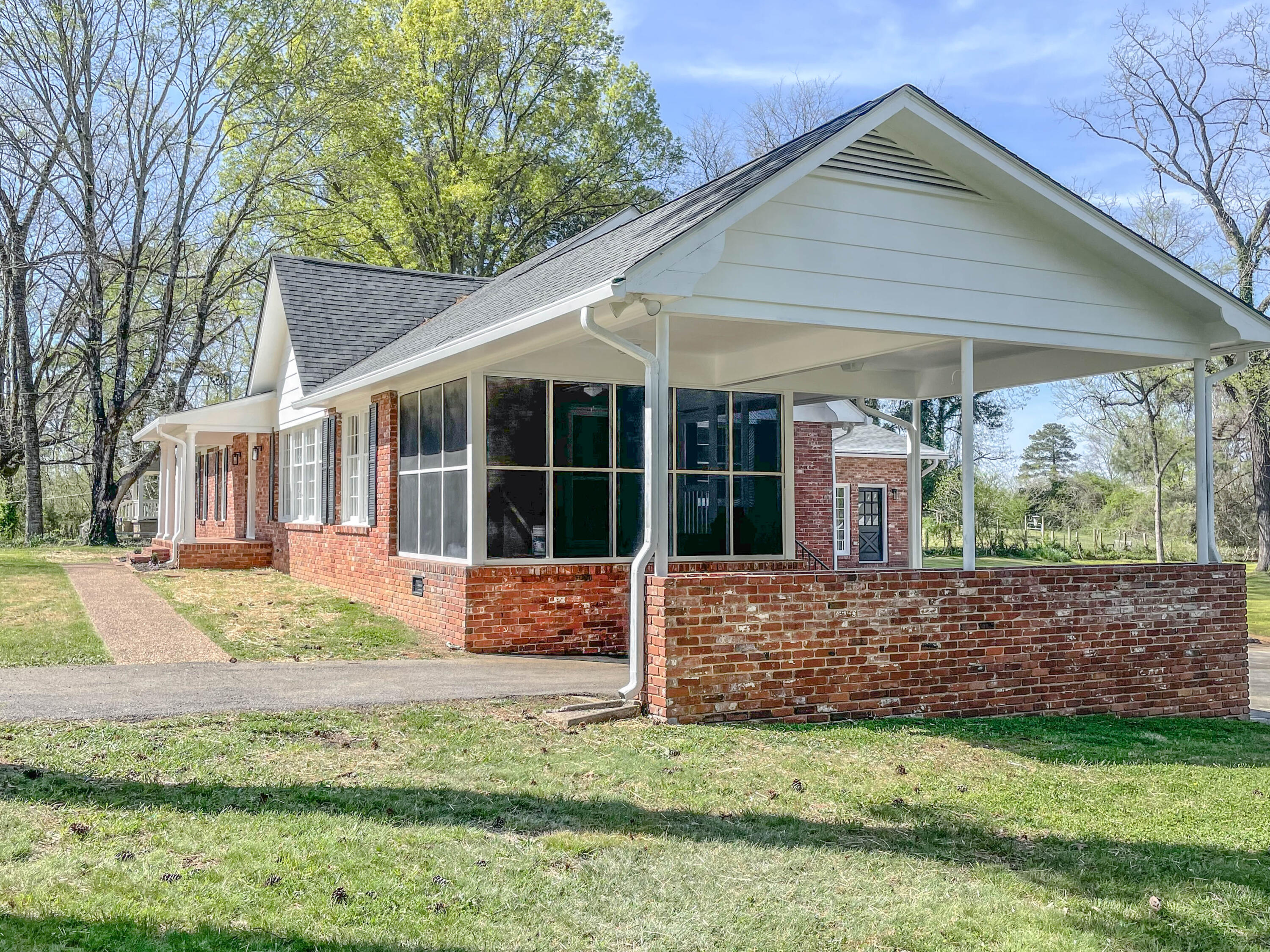 6869 Longview Road Chattanooga, TN 37421 - Photo 2 of 30 IMG_7197