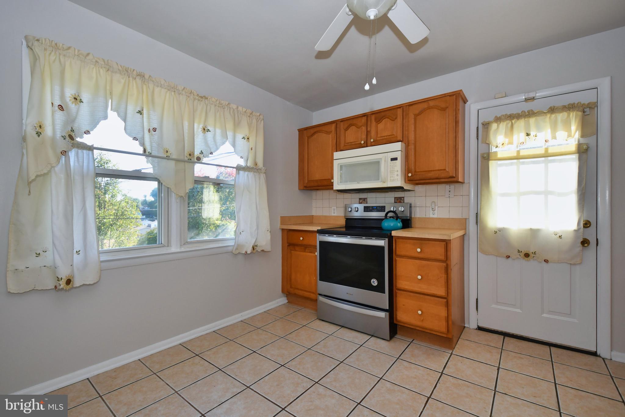 3205 Blue Hill Road Baltimore, MD 21207 - Photo 13 of 39 Kitchen