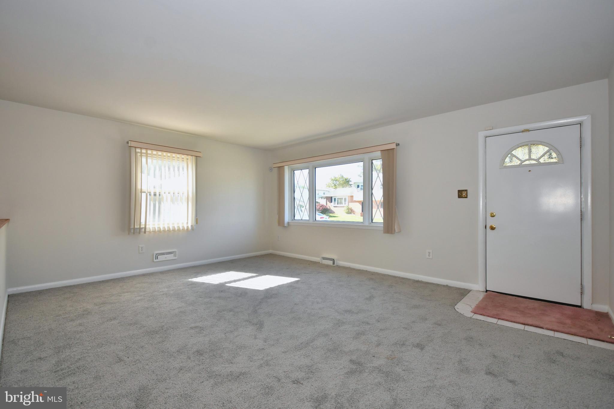 3205 Blue Hill Road Baltimore, MD 21207 - Photo 3 of 39 Living Room