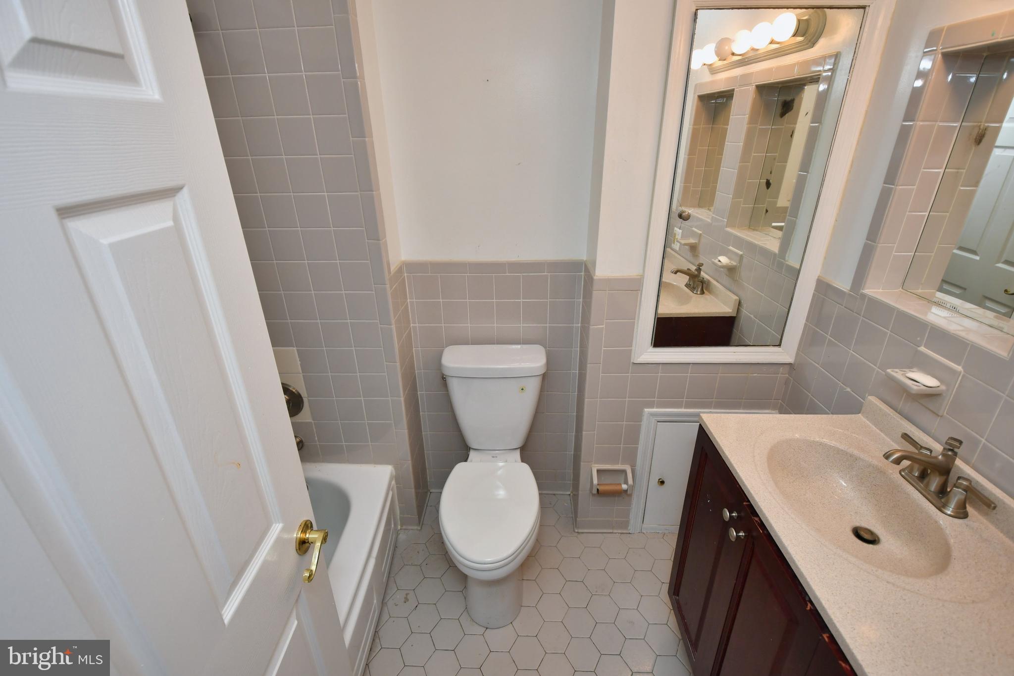 3205 Blue Hill Road Baltimore, MD 21207 - Photo 25 of 39 Main Floor Full Bath