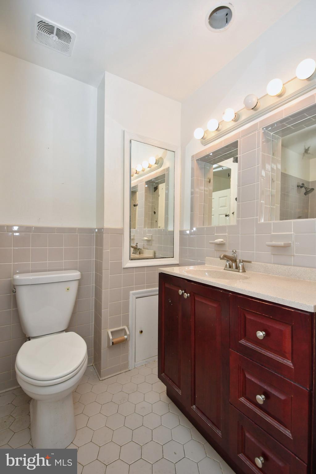3205 Blue Hill Road Baltimore, MD 21207 - Photo 26 of 39 Main Floor Full Bath