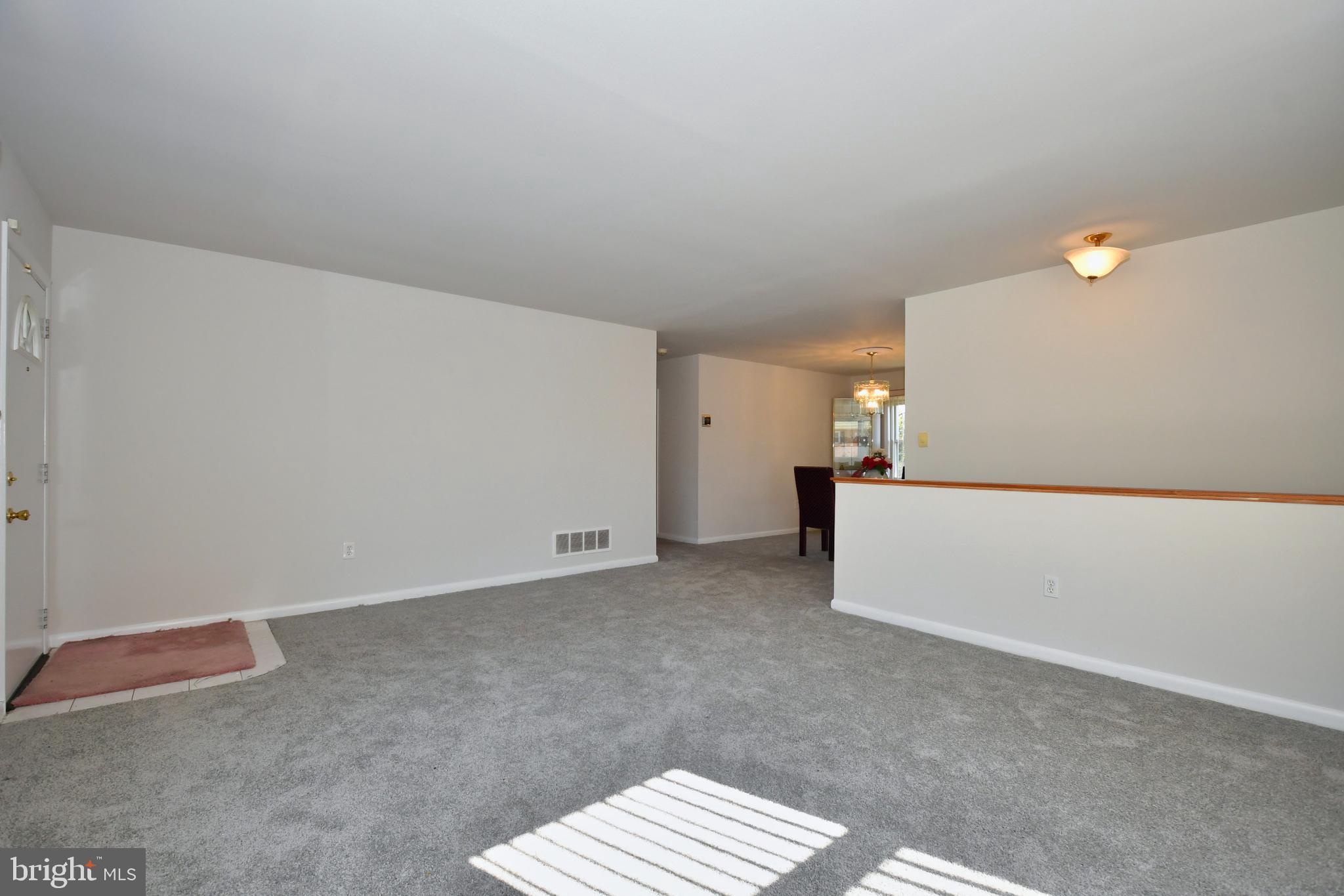 3205 Blue Hill Road Baltimore, MD 21207 - Photo 5 of 39 Living Room
