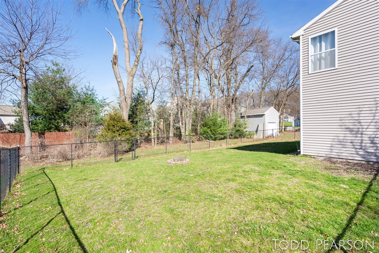 1627 Wales Road Southeast Lowell, MI 49331 - Photo 4 of 25 Gallery Image 4