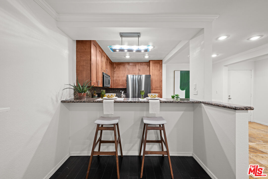 950 North Kings Road, Unit 160 West Hollywood, CA 90069 - Photo 13 of 36