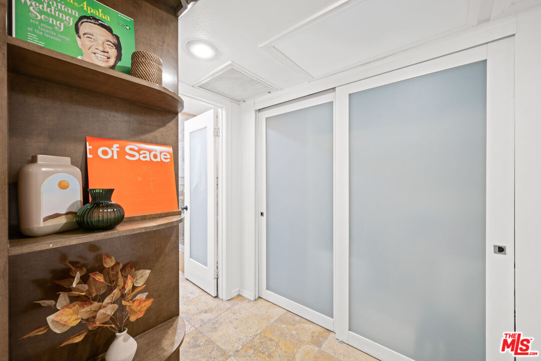 950 North Kings Road, Unit 160 West Hollywood, CA 90069 - Photo 14 of 36