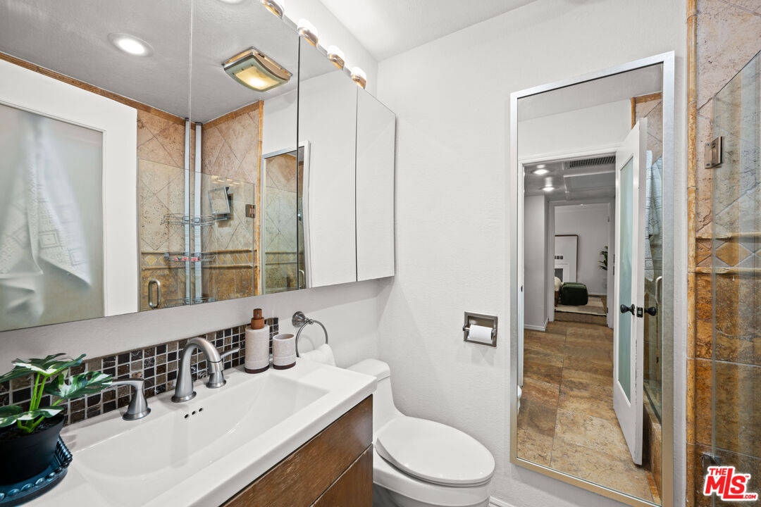 950 North Kings Road, Unit 160 West Hollywood, CA 90069 - Photo 15 of 36