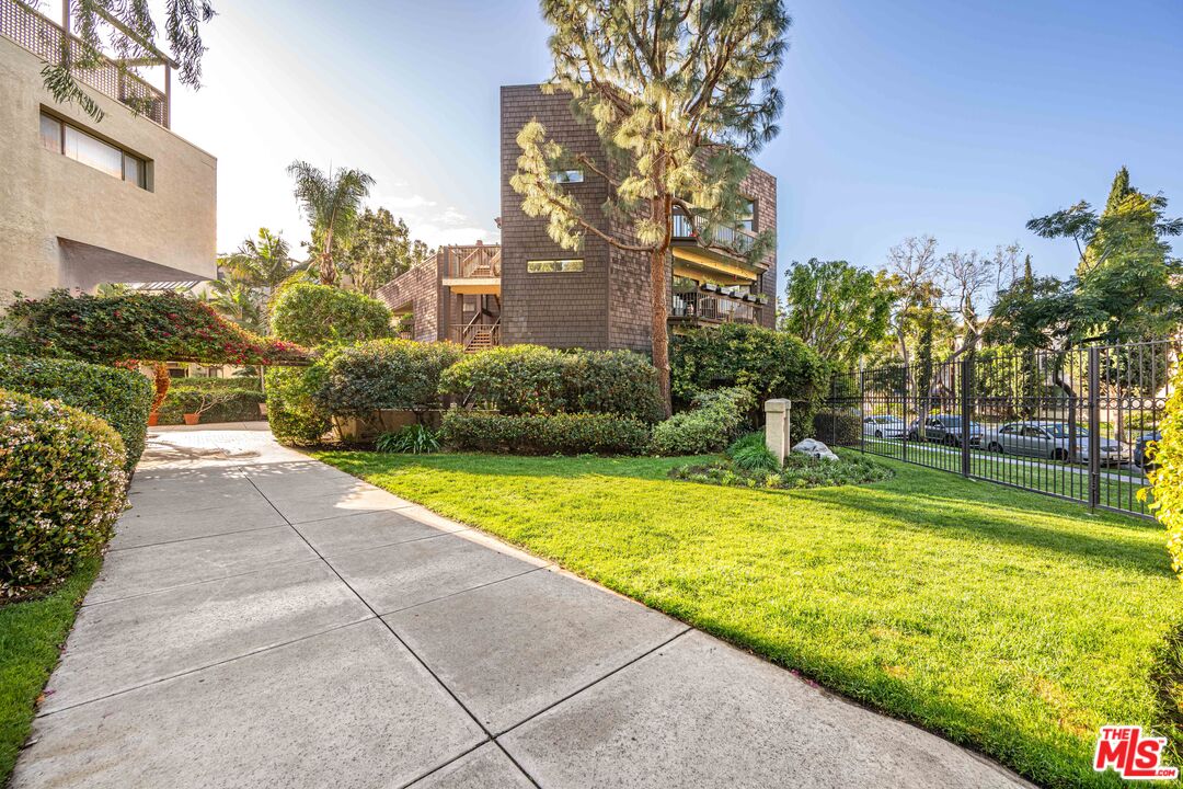 950 North Kings Road, Unit 160 West Hollywood, CA 90069 - Photo 31 of 36