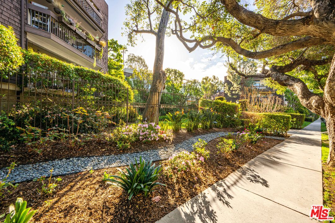 950 North Kings Road, Unit 160 West Hollywood, CA 90069 - Photo 32 of 36