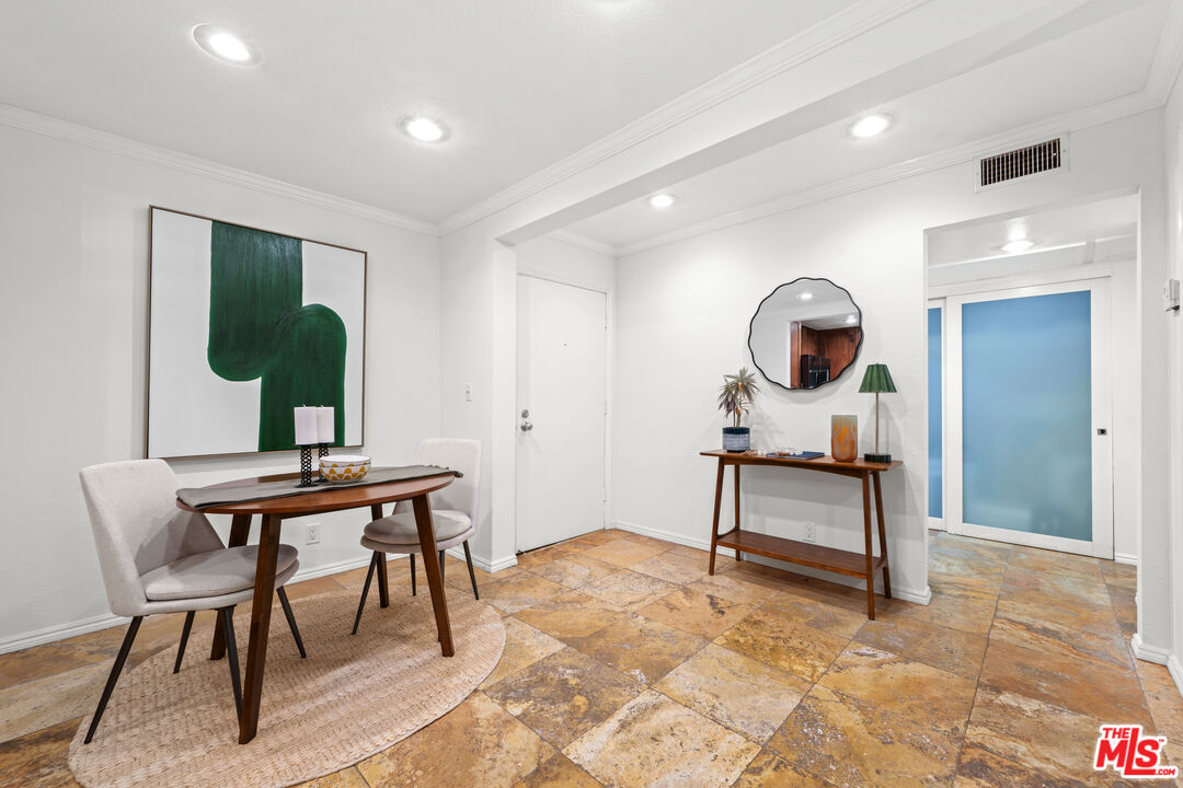 950 North Kings Road, Unit 160 West Hollywood, CA 90069 - Photo 6 of 36