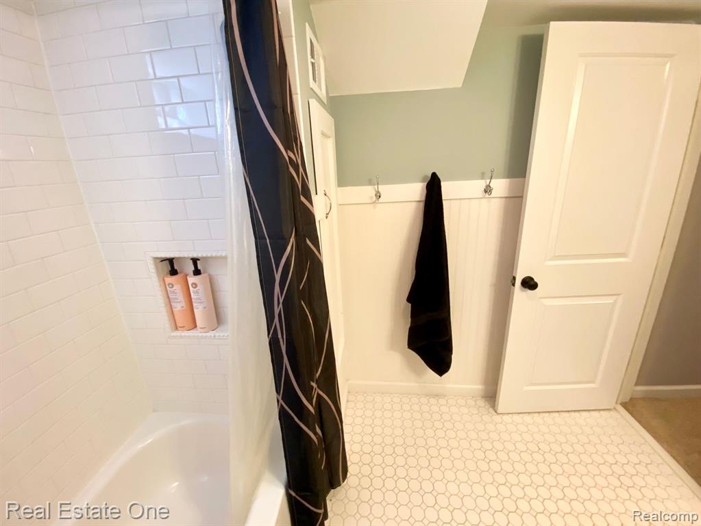 909 1st Street Rochester, MI 48307 - Photo 35 of 64