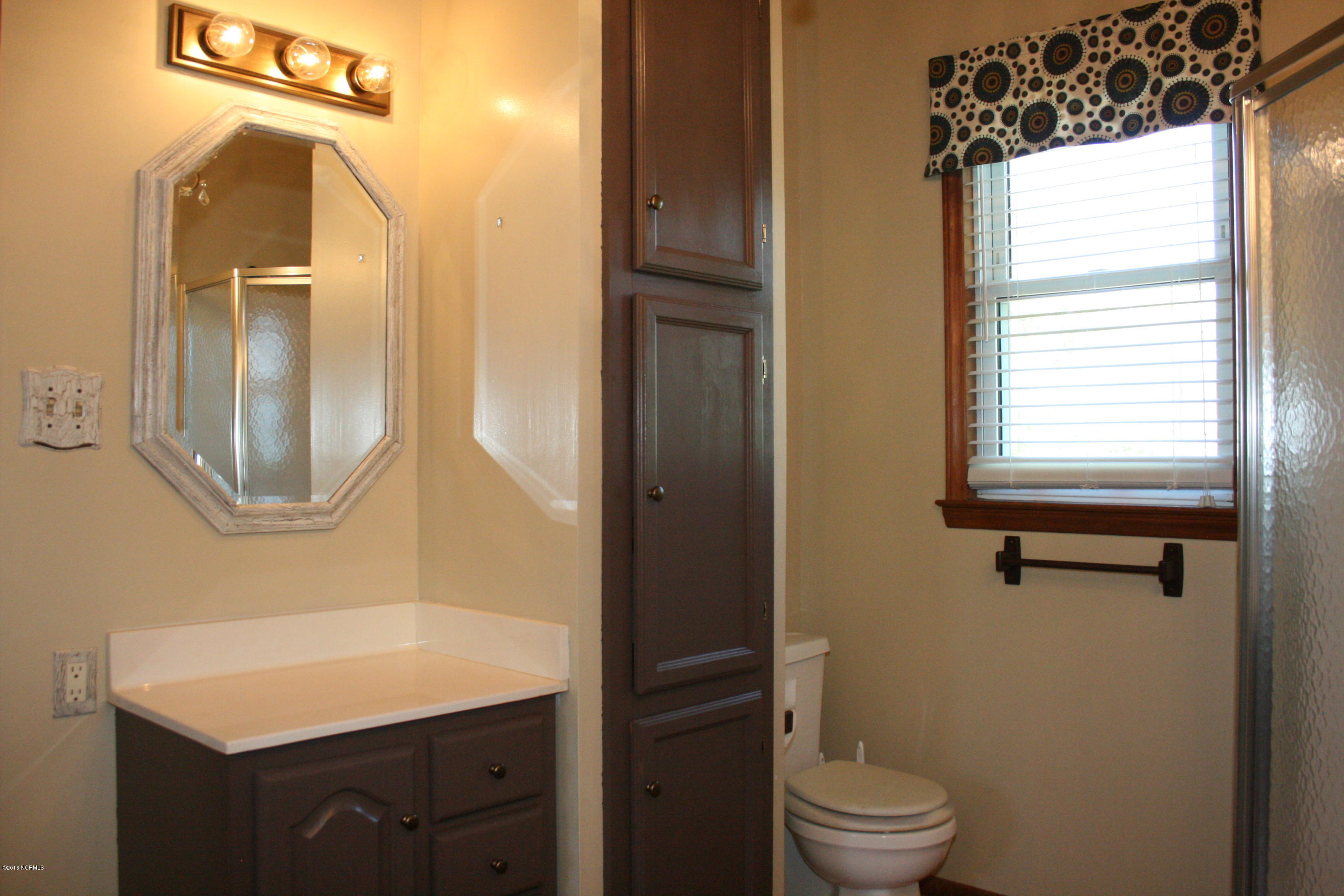 3210 Dover Fort Barnwell Road Dover, NC 28526 - Photo 16 of 39 second bathroom