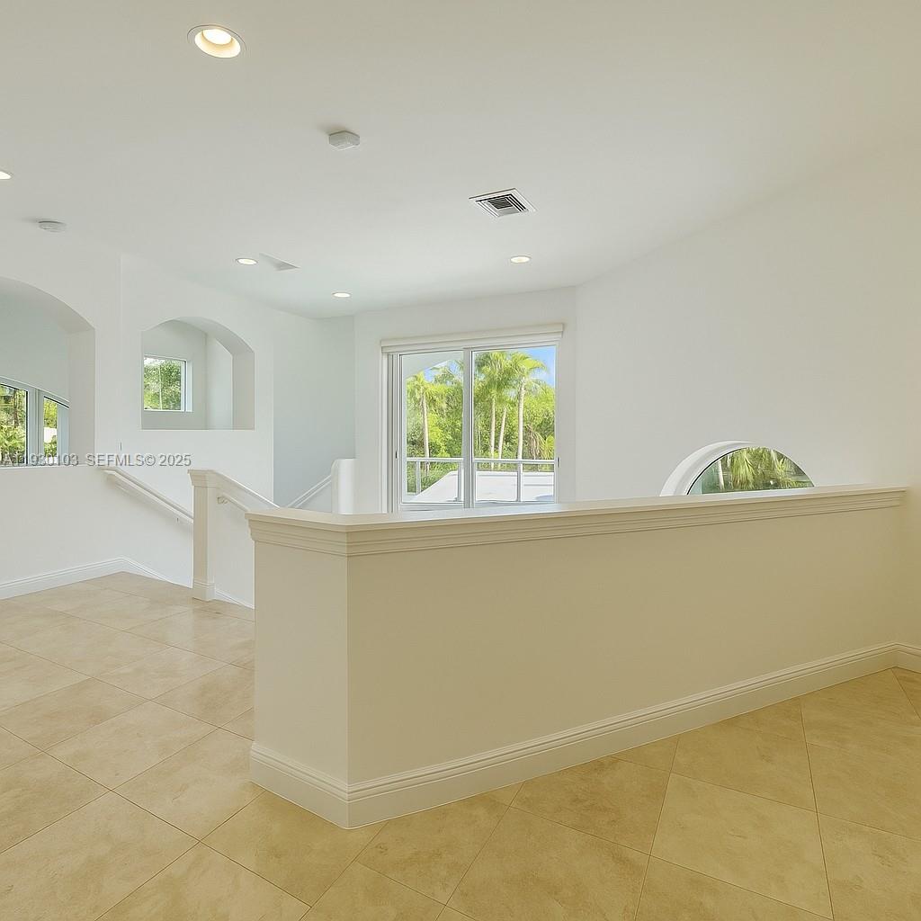 1490 Cleveland Road Miami Beach, FL 33141 - Photo 21 of 22