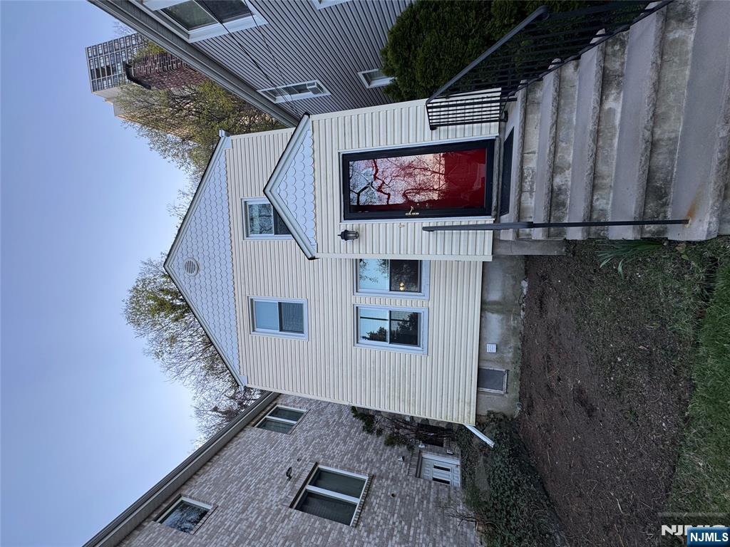 a front view of house with yard