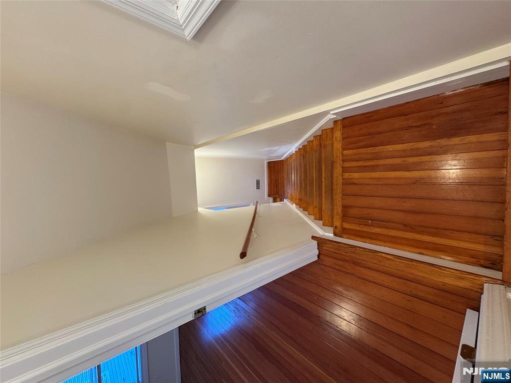 698 Undercliff Avenue Edgewater, NJ 07020 - Photo 5 of 10