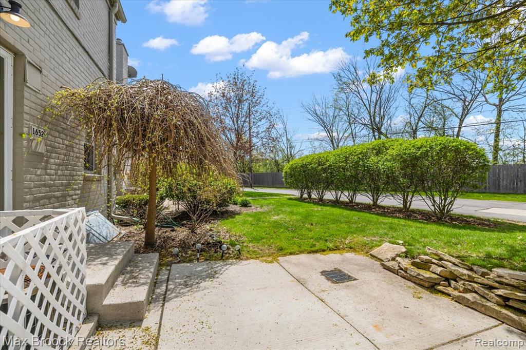 1652 Graefield Road Birmingham, MI 48009 - Photo 2 of 35