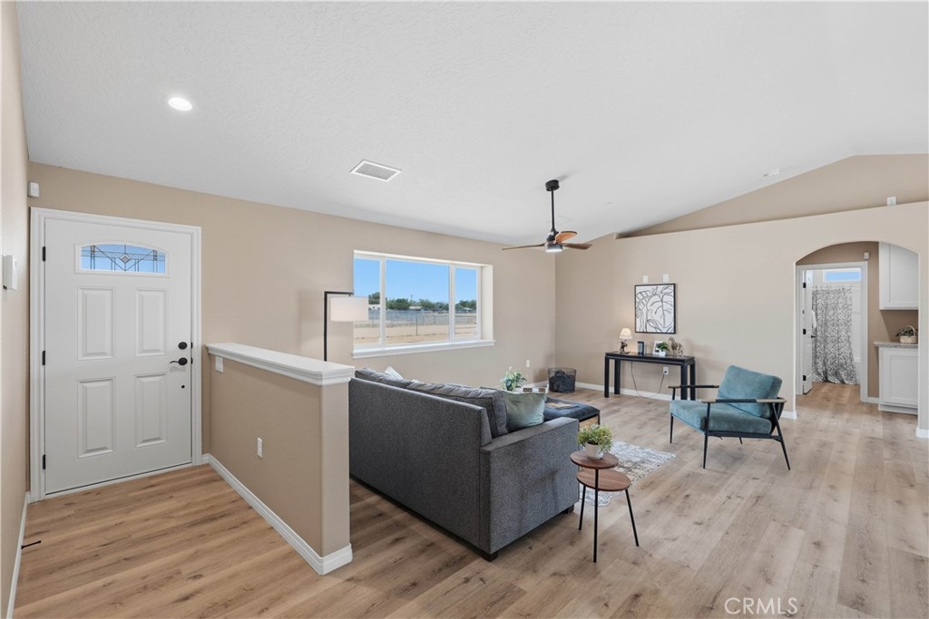 13119 Candlewood Road Apple Valley, CA 92308 - Photo 10 of 52