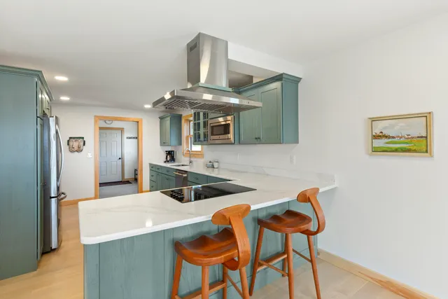 $1,775,000 | 86 City Point Road, Vinalhaven, ME 04863