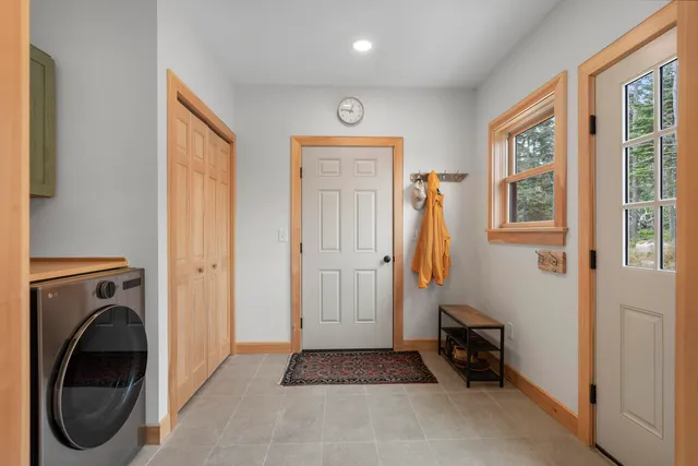 $1,775,000 | 86 City Point Road, Vinalhaven, ME 04863