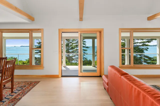 $1,775,000 | 86 City Point Road, Vinalhaven, ME 04863