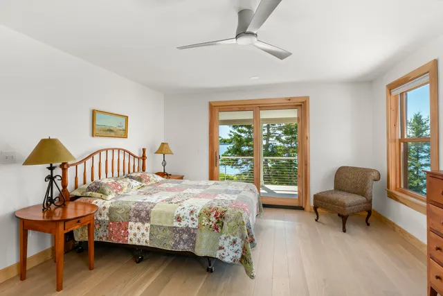 $1,775,000 | 86 City Point Road, Vinalhaven, ME 04863