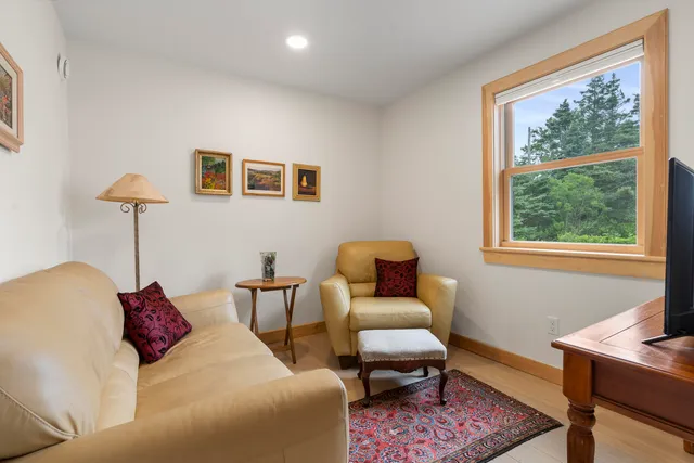 $1,775,000 | 86 City Point Road, Vinalhaven, ME 04863