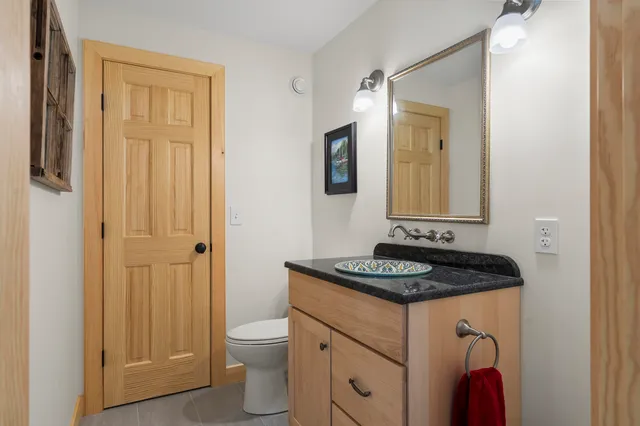 $1,775,000 | 86 City Point Road, Vinalhaven, ME 04863