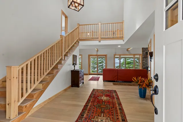 $1,775,000 | 86 City Point Road, Vinalhaven, ME 04863